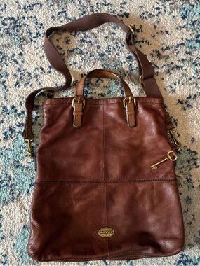 Fossil Chestnut Brown Leather Explorer vintage foldover crossbody messenger bag